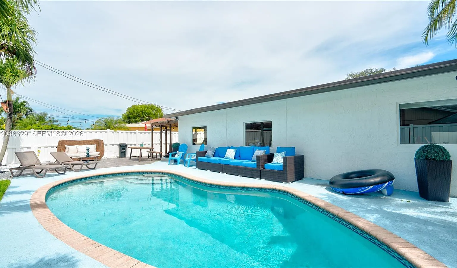 3 bed, 1652 sqft, $4,499 — Photo 3