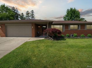 22001 Violet St, Saint Clair Shores, MI