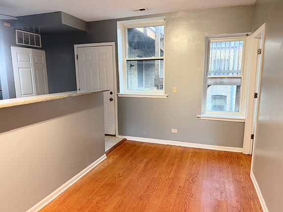 5th image of 2222 W Rosemont Ave APT 2E