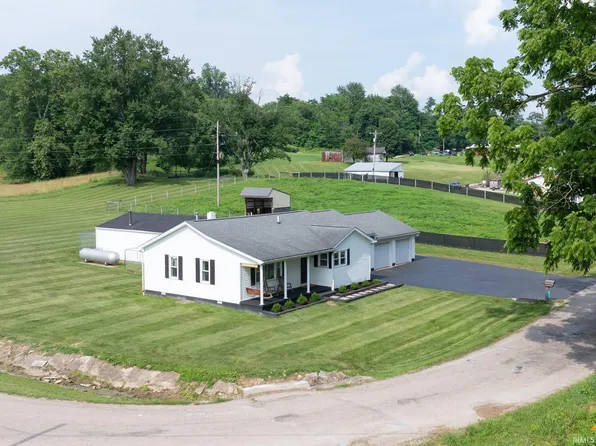6049 E Mineral Koleen Rd, Bloomfield, IN 47424