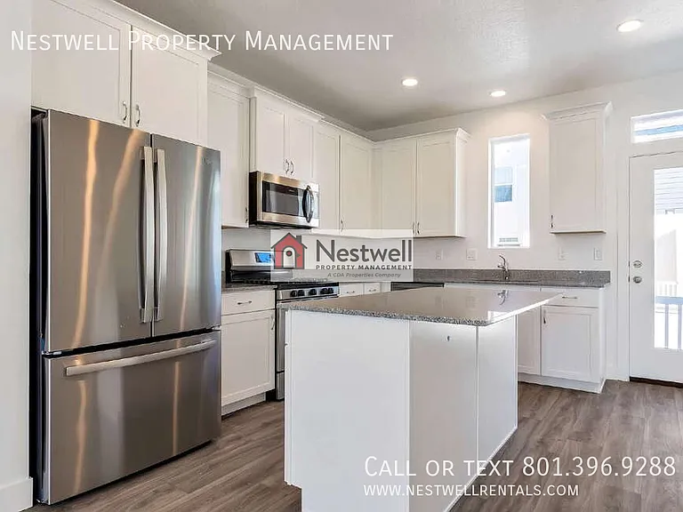 7946 S 5440 W — Photo 2