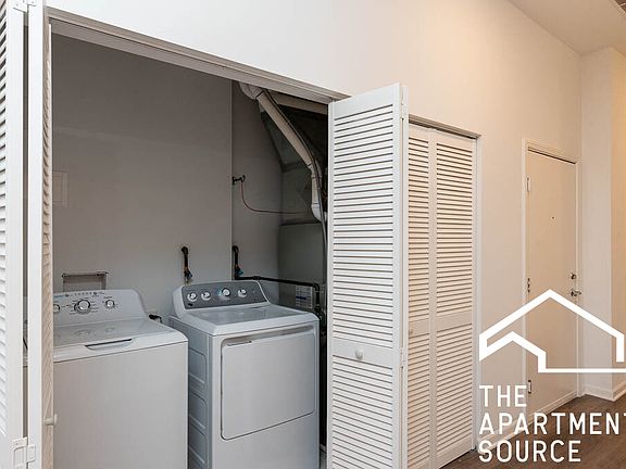 5th image of 2551 S Wabash Ave #301