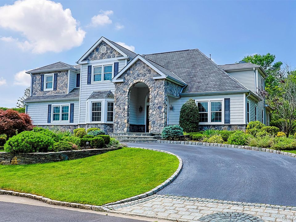1st image of 8 Parkview Drive