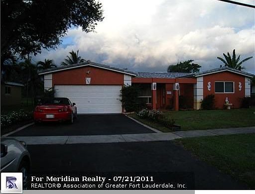 1st image of 4920 SW 90th Ave