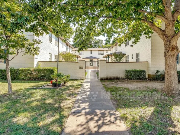 3417 S University Dr, Fort Worth, TX