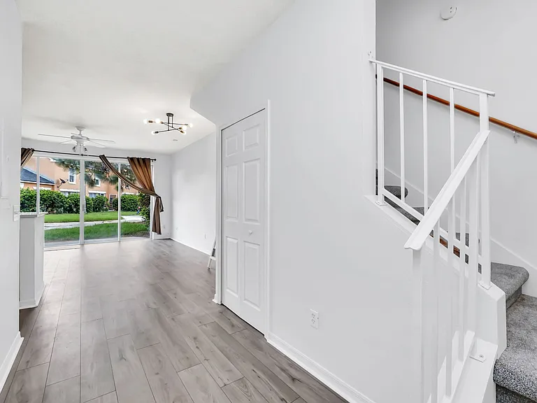 4505 Saint Georges Ct — Photo 2