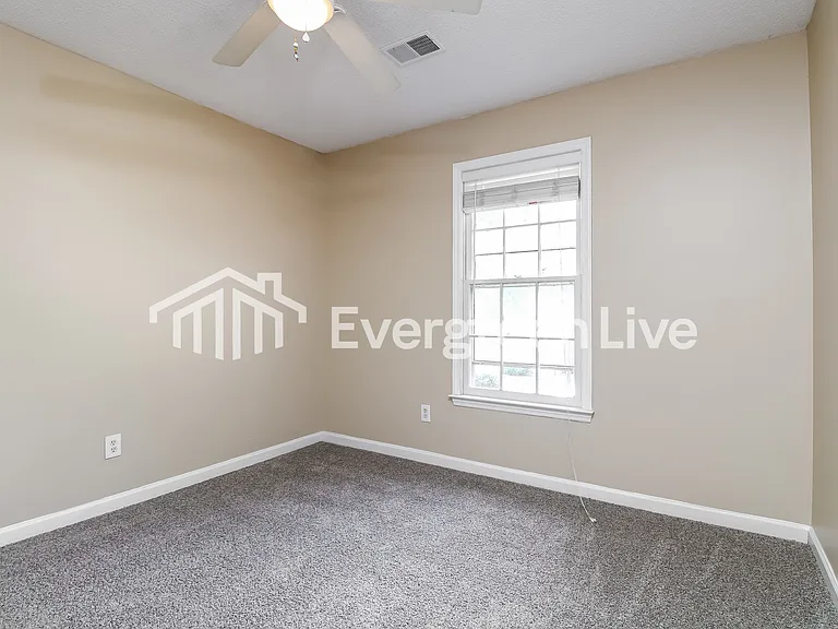 102 Devonwood Ct — Photo 14