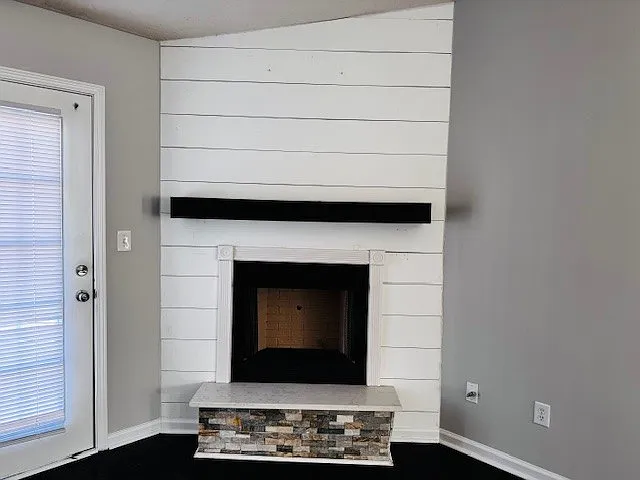 420 Londonberry Dr — Photo 3