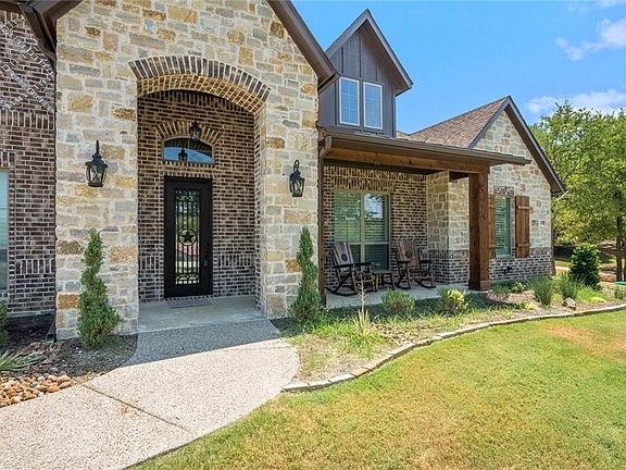 5th image of 2165 Woodland Dr