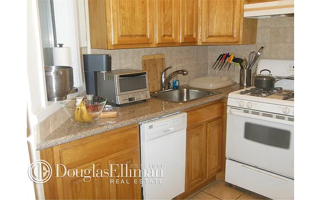 Rented by Douglas Elliman | media 11