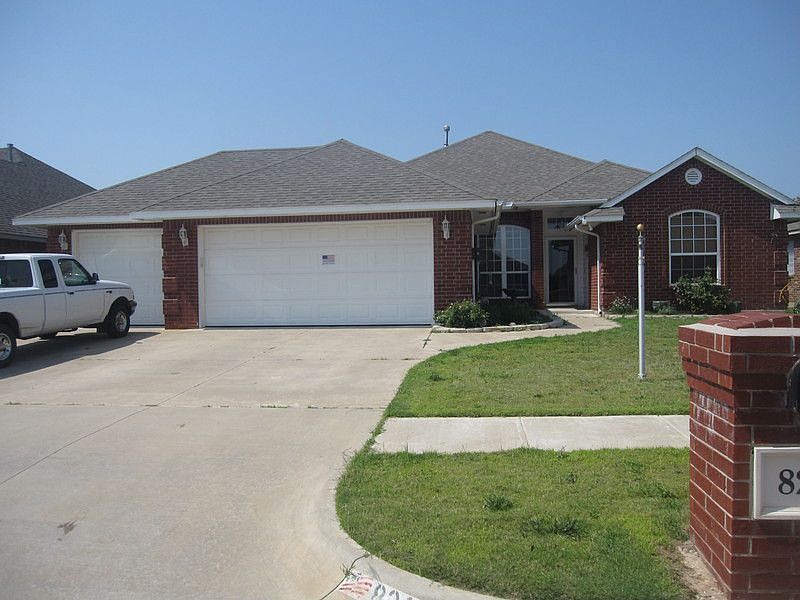 1st image of 821 SW 160th St
