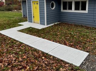 201 Middle River Rd, Danbury, CT 06811