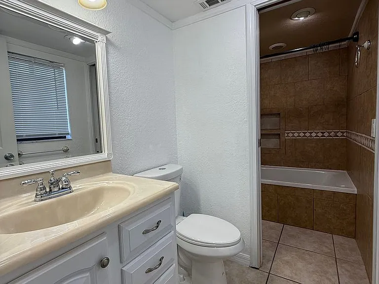 633 S Palmetto Ave #301 — Photo 16