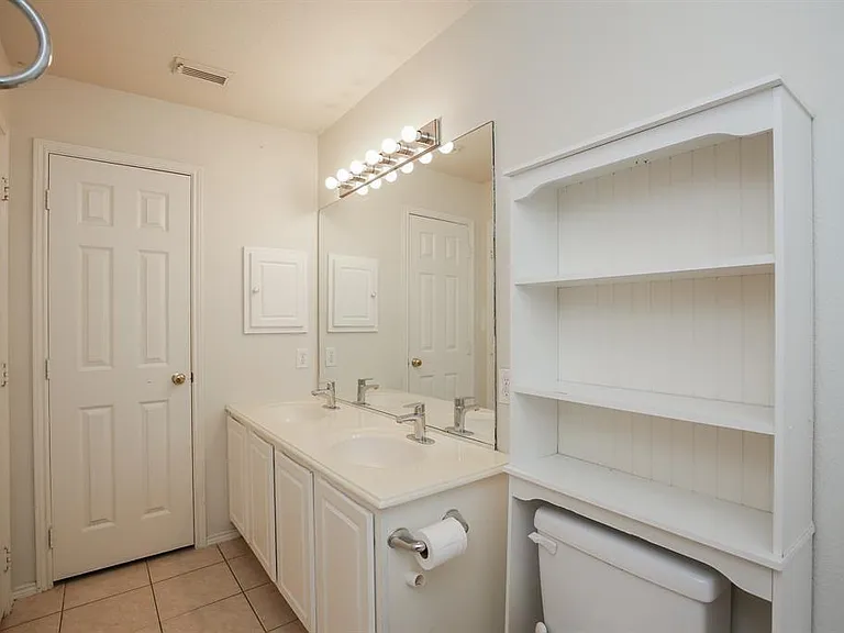 20502 Pioneer Bend Ct — Photo 28