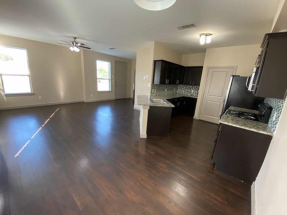 3rd image of 3601 Valley Vista Dr