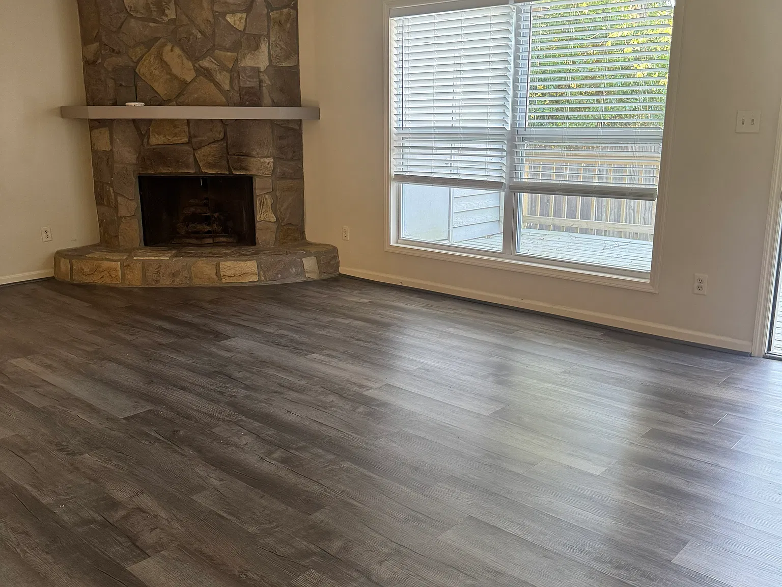 2 bed, 1.5 bath, 1517 sqft, $1,950 — Photo 4