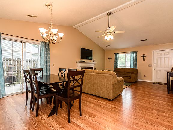 3rd image of 316 Parish Parc Dr