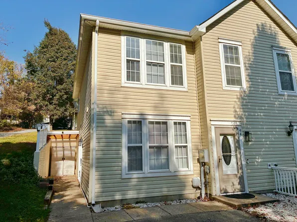 44 Mercer St, Harpers Ferry, WV 25425