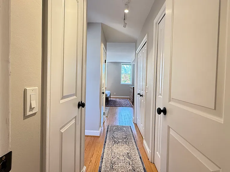 1118 F St NE #3 — Photo 21