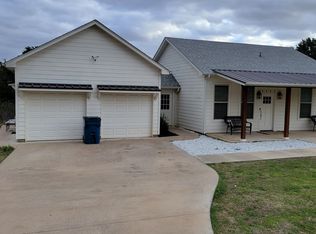 1111 Comanche Cove Dr #A, Granbury, TX 76048