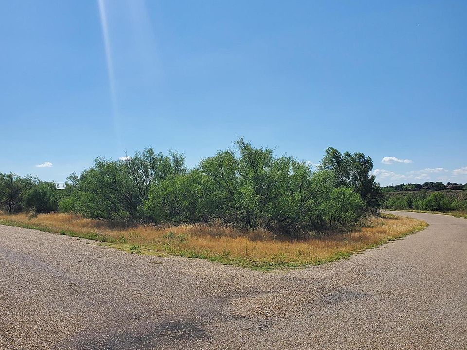 2nd image of Caroline St