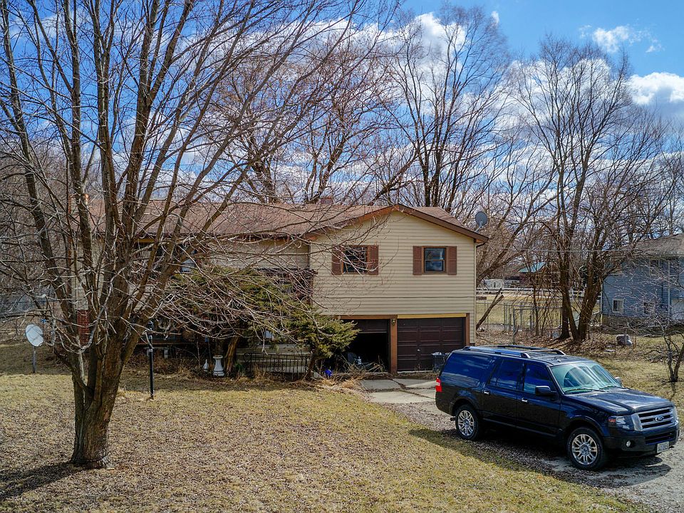 1st image of 9507 S Carls Dr