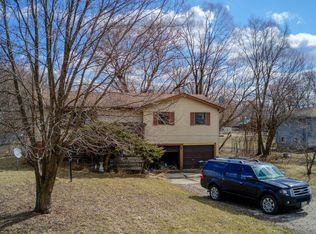 9507 S Carls Dr, Plainfield, IL 60585