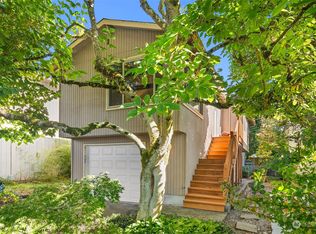 12026 40th Ave NE, Seattle, WA 98125