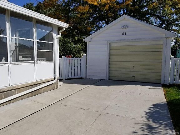 4th image of 61 Ledyard Ave