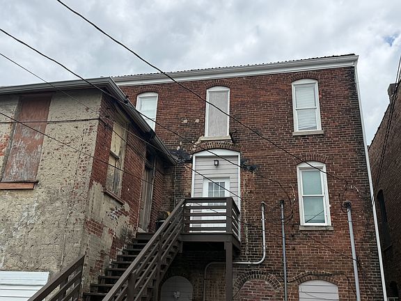 3rd image of 414 S Main St APT B