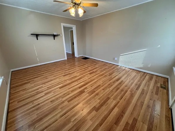 118 W Stephens St, Danville, VA 24541