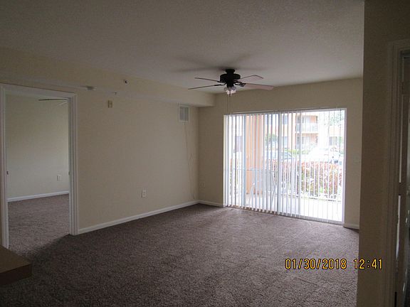 3rd image of 141 SW Palm Dr APT 105