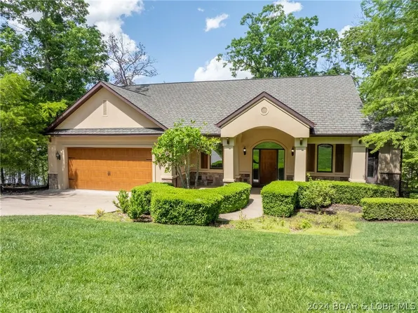 241 Muirfield Dr, Sunrise Beach, MO 65079