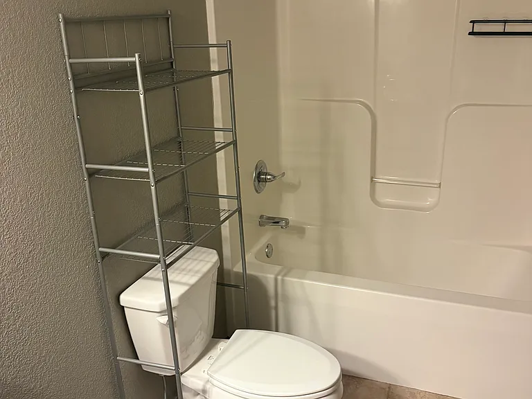 420 2nd St SW #426 — Photo 5