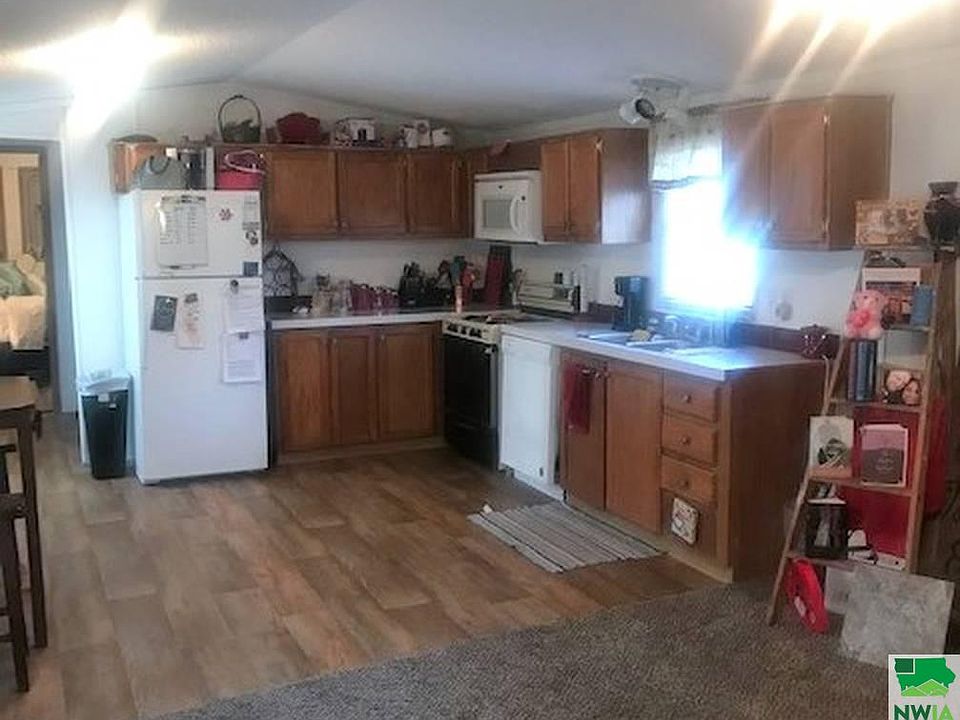 2nd image of 411 Stanford St Lot 10