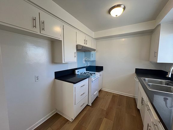2nd image of 824 E Grand Ave APT 5