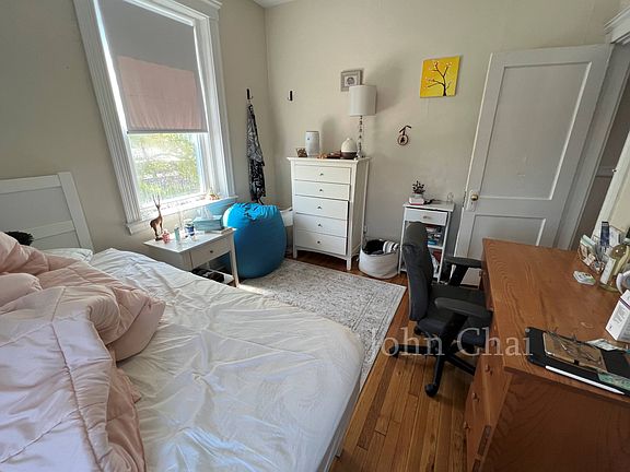 5th image of 15 Egremont Rd APT 5