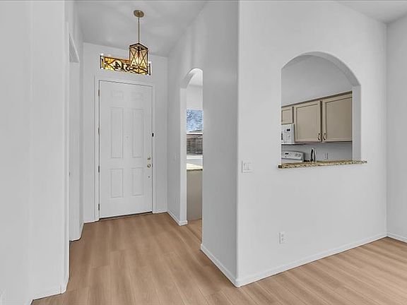 3rd image of 5314 N Willoughby Dr