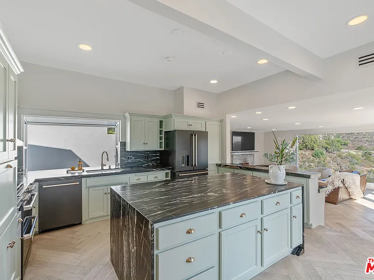 3479 Wonder View Dr — Photo 16