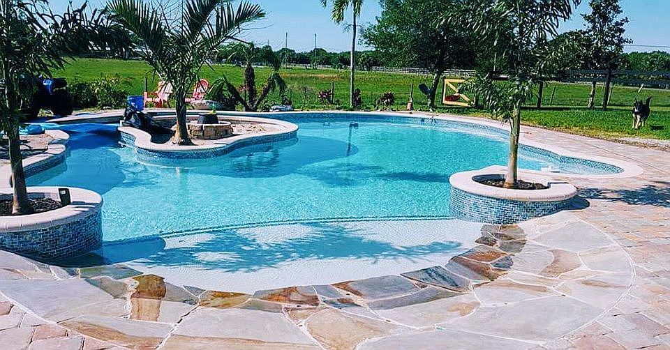 Beach Walk In 20x40 Pool