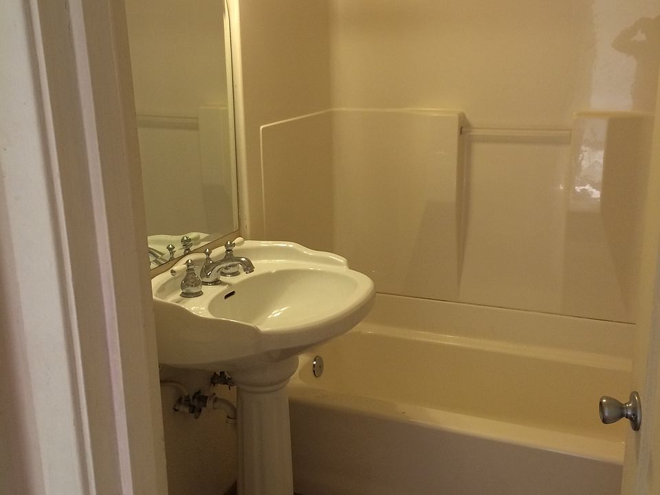 2nd image of 1554 Olympic Ave