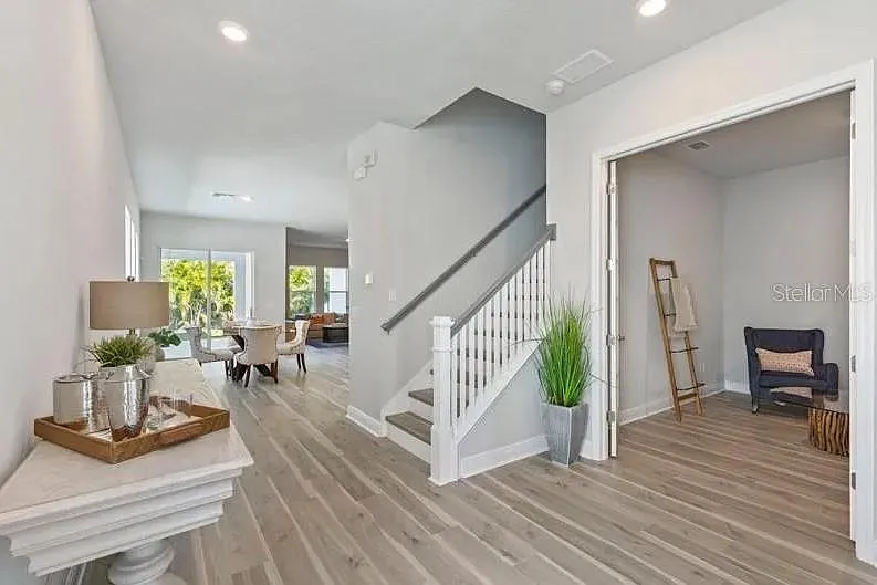 3 bed, 2.5 bath, 2598 sqft, $6,000 — Photo 3