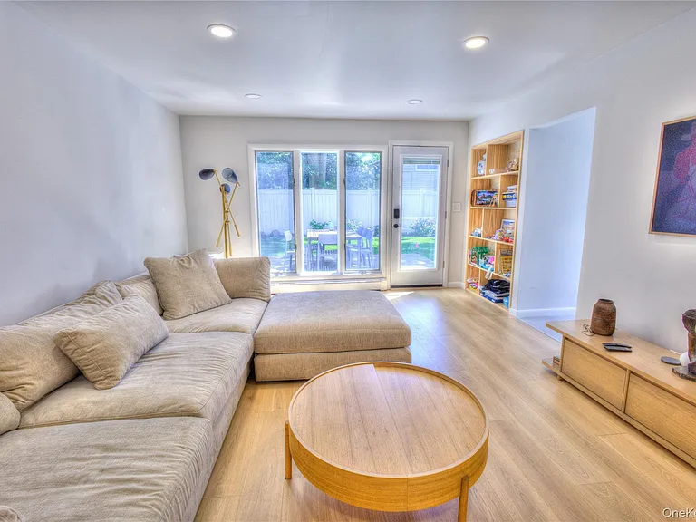 18 Seaview Ln — Photo 4
