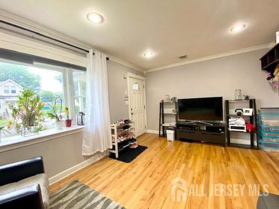 506 Jansen Ave, Avenel, NJ - View 6