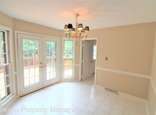 6639 Sharon Rd, Charlotte, NC 28210