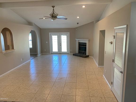 3rd image of 7975 Macinnes Dr