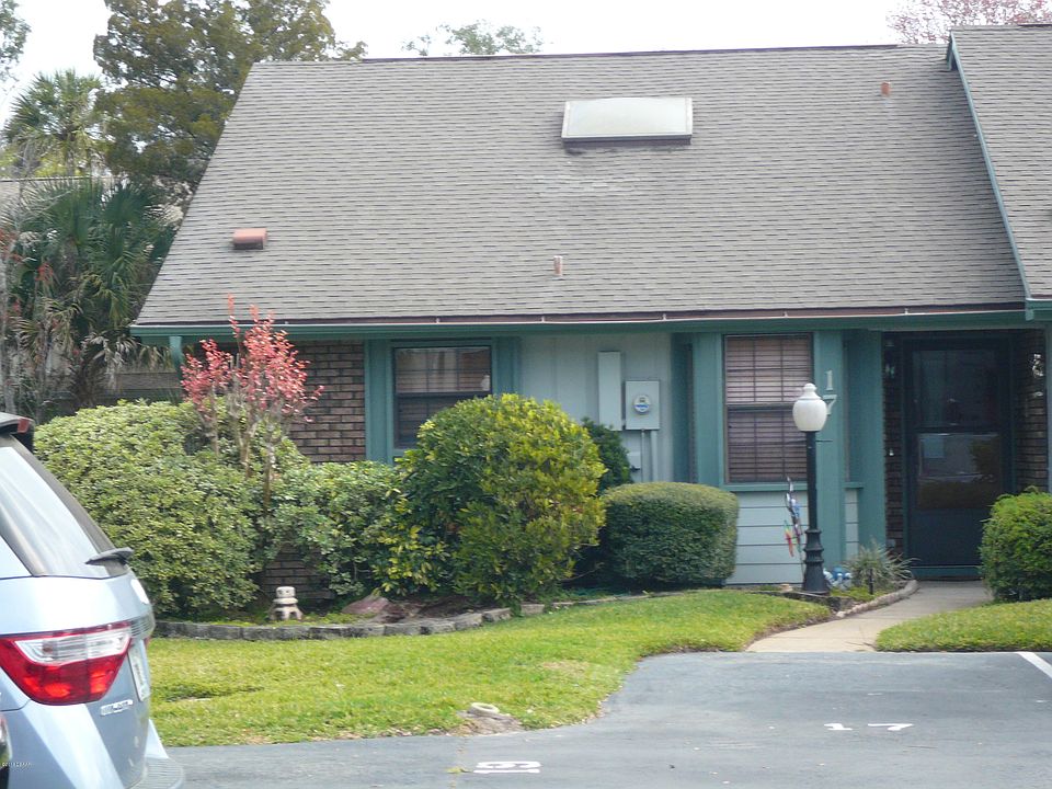 1st image of 17 W Arbor Lake Park