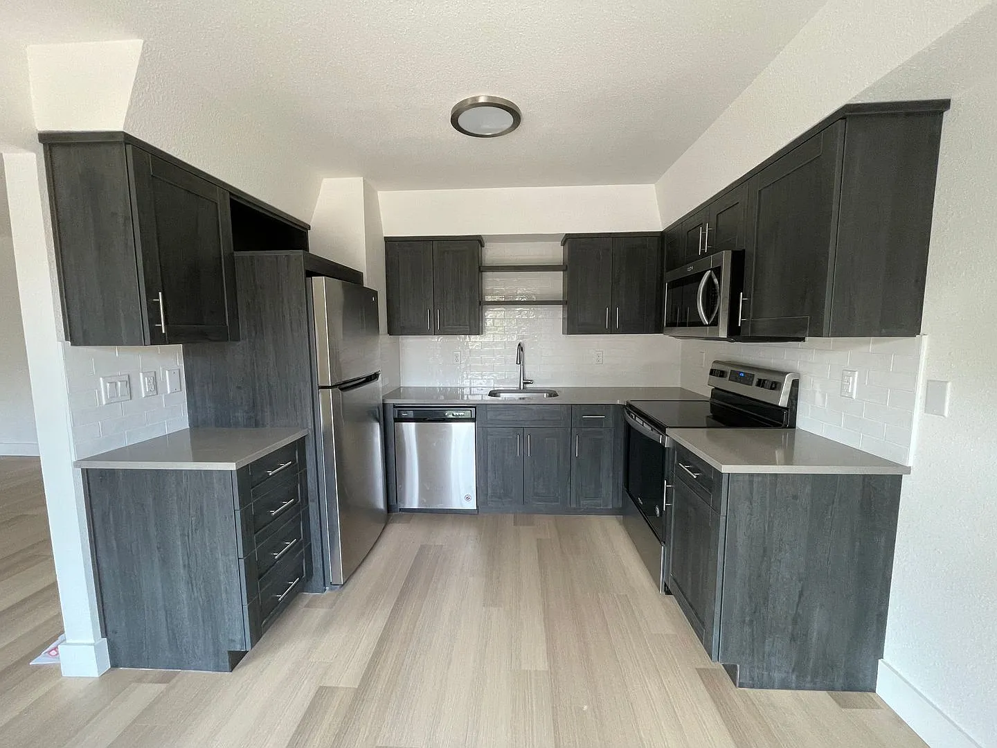 The Courtcrest Apartments — Photo 4