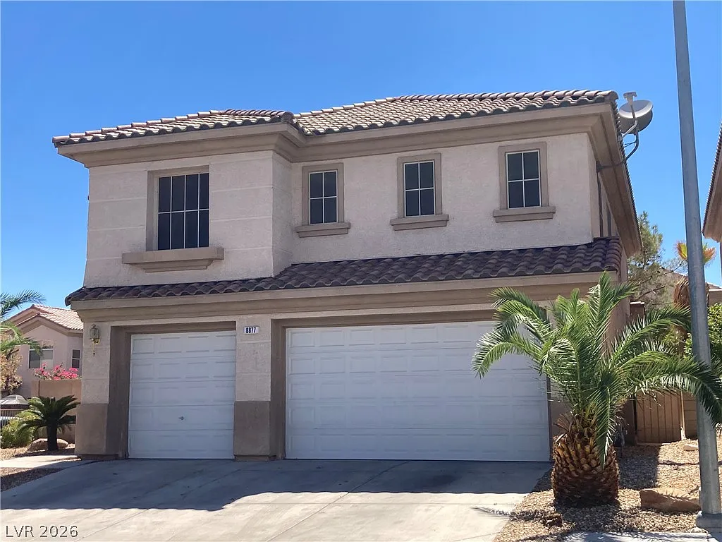 6 bed, 3.0 bath, 3036 sqft, $2,685 — Photo 2