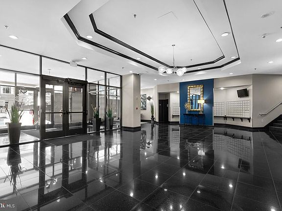 2nd image of 1001 N Randolph St APT 914